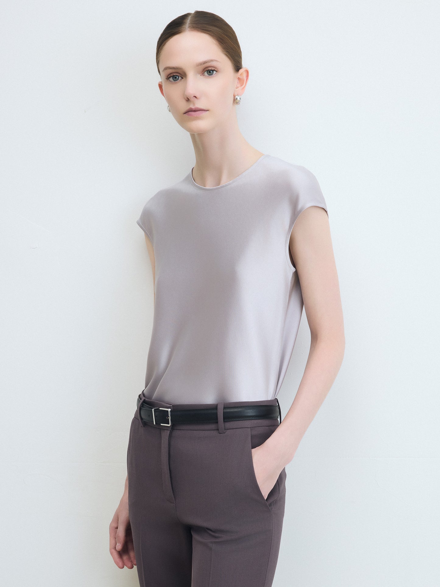 Blouse satinée à manches capuchon