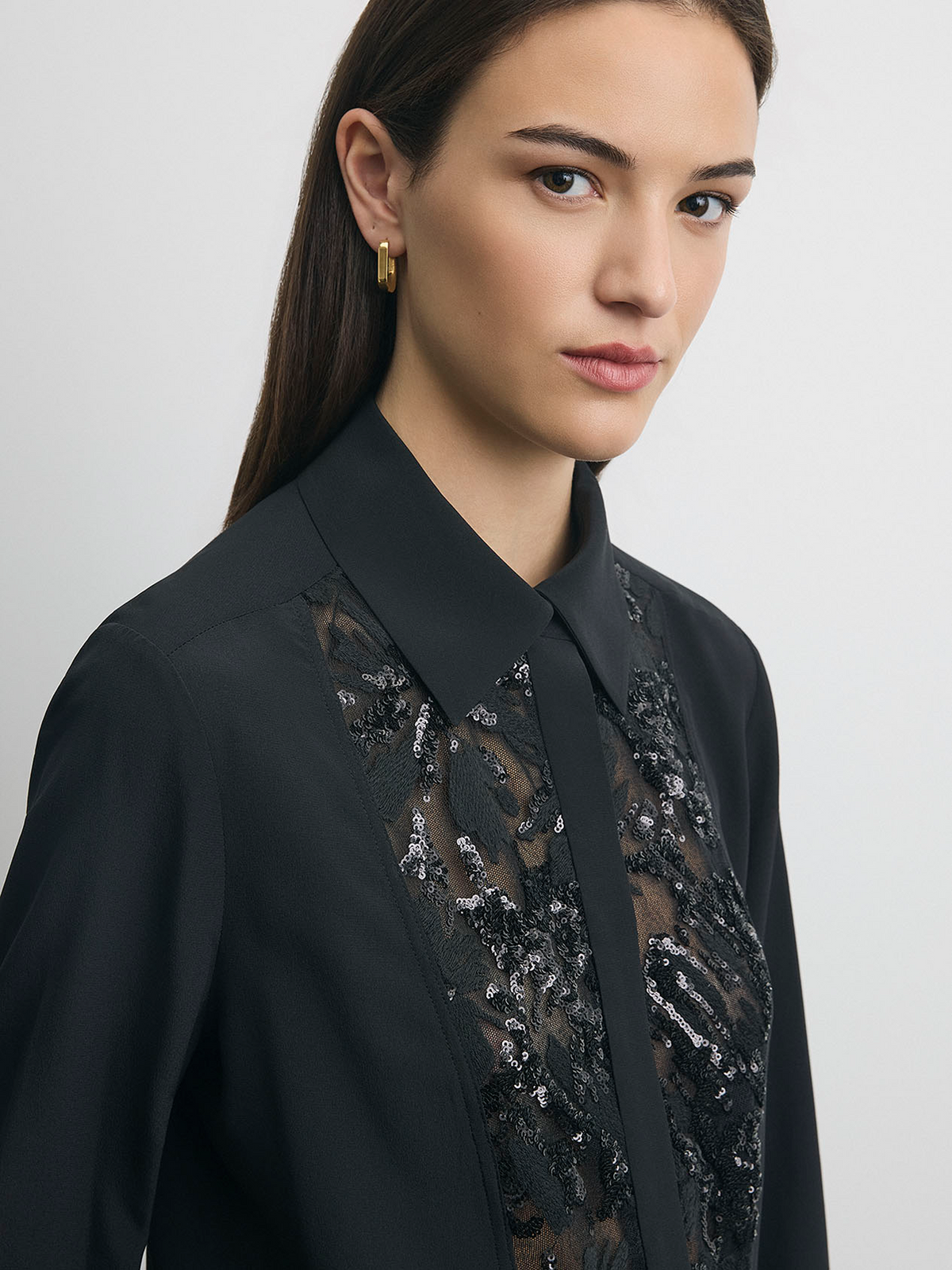 Blouse En Soie Avec Incrustations De Dentelle