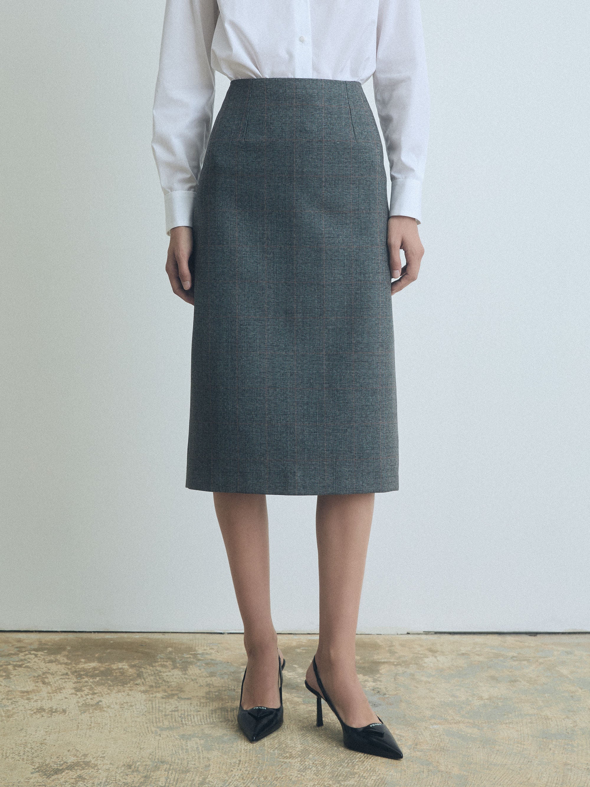 Grey Prince of Wales wool pencil skirt by Judith & Charles.