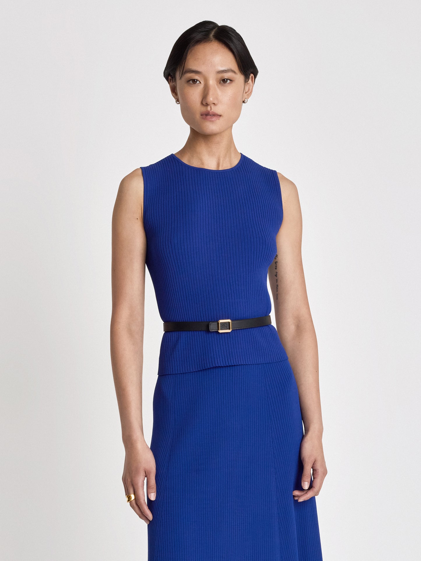 Ribbed sleeveless pullover